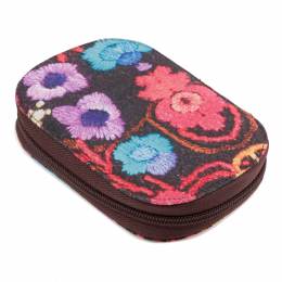 Pochette couture garnie d'accessoires fleurs brod&eacute;es - 367