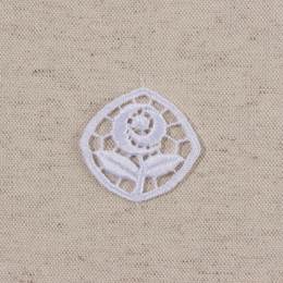 Appliqu&eacute; &agrave; coudre en guipure blanc cass&eacute; x 6 pi&egrave;ces - 399