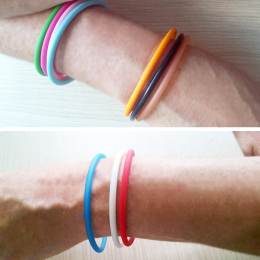 Bracelet plastique + embouts 10 coloris assortis - 408