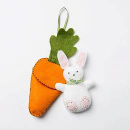 Mini kit feutrine petit lapin dans son lit carotte - 490