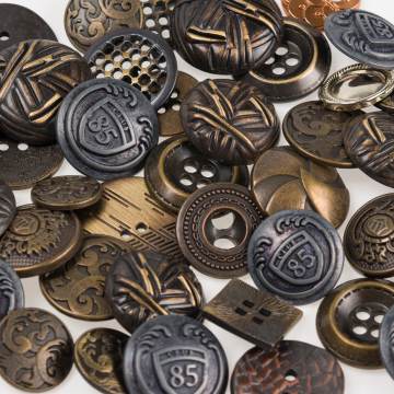 Lot boutons m&eacute;tal - 399